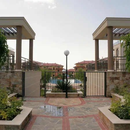 Apartkomplex Sorrento Sole Mare شقة *