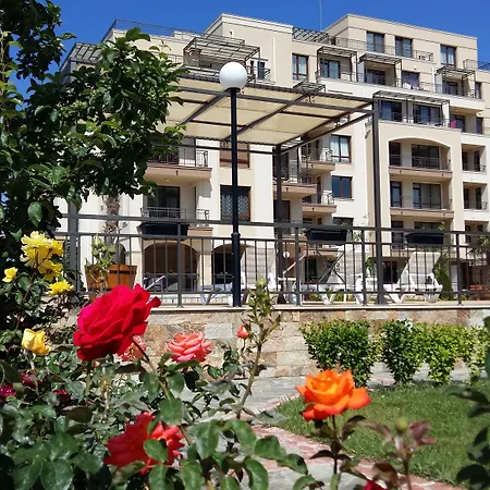 Apartkomplex Sorrento Sole Mare شقة *
