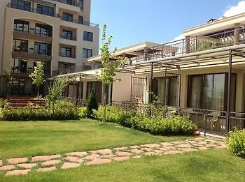 Apartkomplex Sorrento Sole Mare شقة *